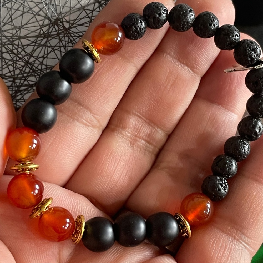 Carnelian and obsidian gemstone bracelet